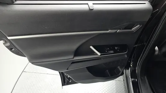 KG Mobility EVX E7 2023 26