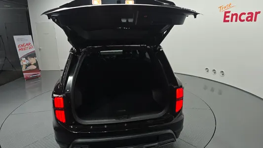 KG Mobility EVX E7 2023 33