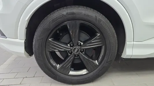Audi Q4 e- (F4) 40 2022 5