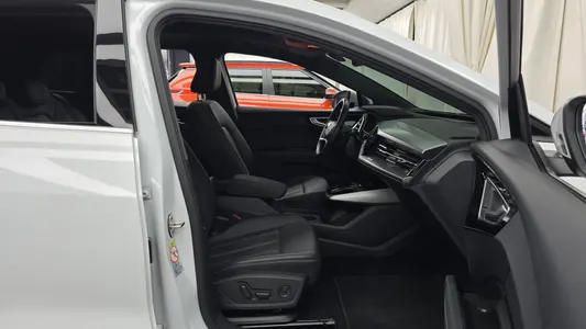 Audi Q4 e- (F4) 40 2022 11