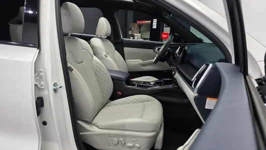 Kia 4 HEV 1.6 2WD 2025 11