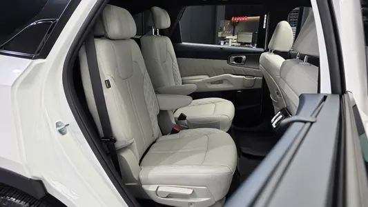 Kia 4 HEV 1.6 2WD 2025 12