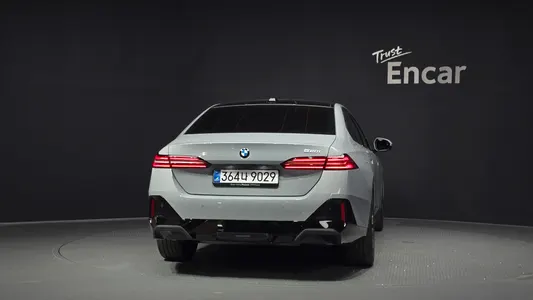 BMW 5 Series (G60) 520i M 2026 4