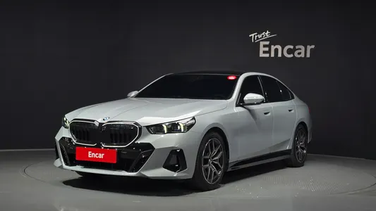 BMW 5 Series (G60) 520i M 2026