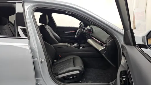 BMW 5 Series (G60) 520i M 2026 11