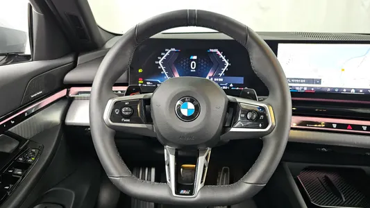 BMW 5 Series (G60) 520i M 2026 13