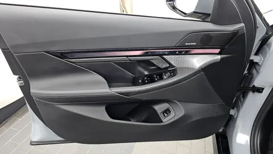 BMW 5 Series (G60) 520i M 2026 24
