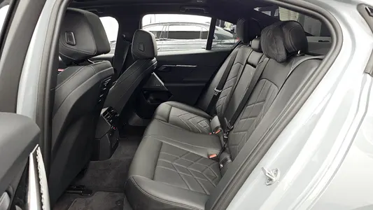 BMW 5 Series (G60) 520i M 2026 26