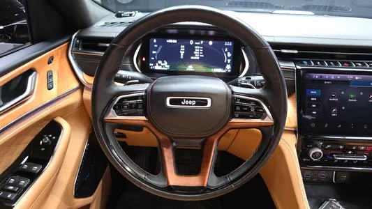 Jeep (WL) 4xe 2023 13