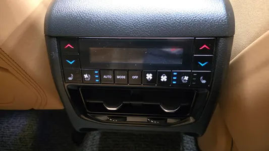 Jeep (WL) 4xe 2023 18