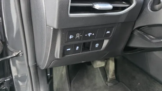 Hyundai (DN8) 2.0 LPG() 2022 17