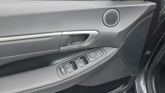 Hyundai (DN8) 2.0 LPG() 2022 18
