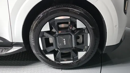 Kia 4 7 2024 5