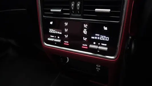 Porsche (PO536) 3.0 2023 34