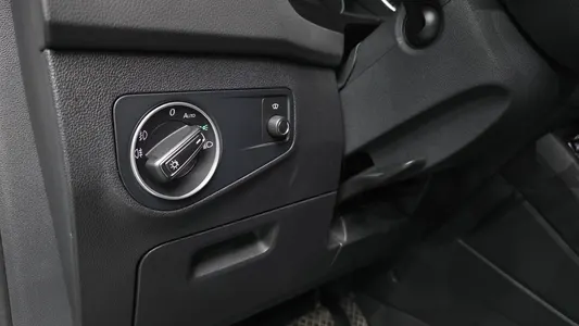 Volkswagen 2 2.0 TDI 2020 29