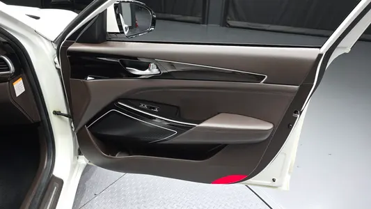 Kia K7 2017 24