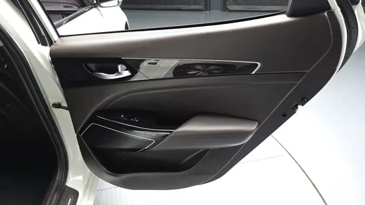 Kia K7 2017 25