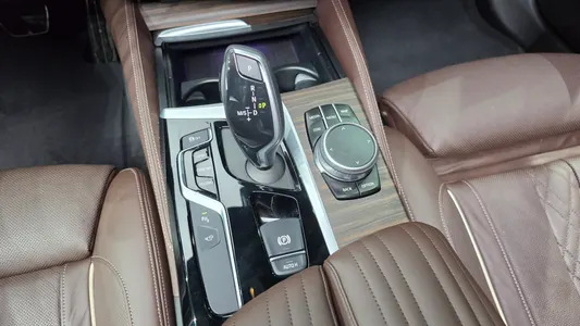 BMW 5 Series (G30) 530i M 2019 9