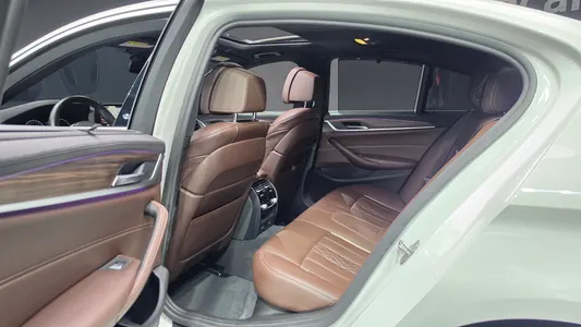 BMW 5 Series (G30) 530i M 2019 11