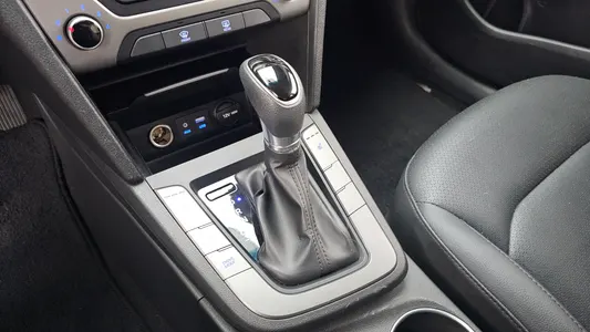 Hyundai AD 1.6 GDI 2017 9