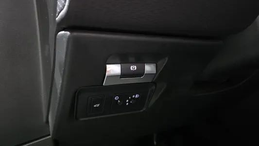 Land Rover 2 D150 S 2020 29