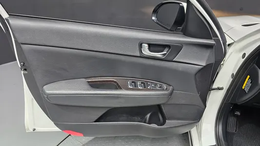 Kia K5 2 2.0 MX 2015 24