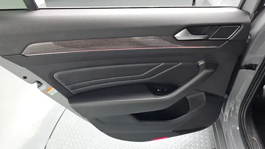 Volkswagen GT(B8) 2.0 TDI 4 2022 25
