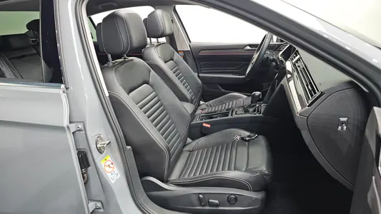 Volkswagen GT(B8) 2.0 TDI 4 2022 26