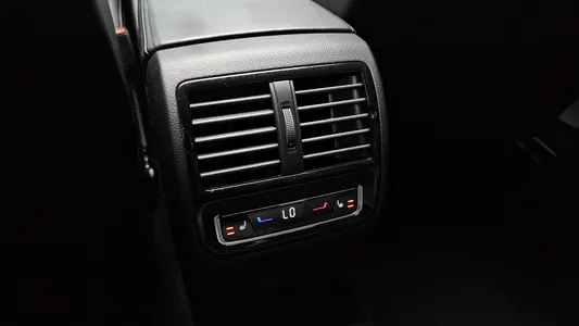 Volkswagen GT(B8) 2.0 TDI 4 2022 32