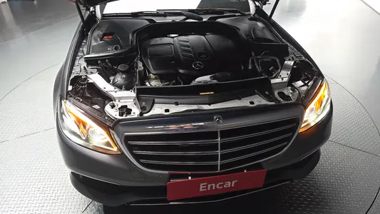 Mercedes-Benz E-Class W213 E220d 4MATIC 2020 5