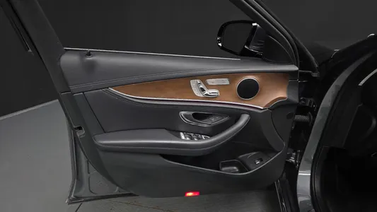Mercedes-Benz E-Class W213 E220d 4MATIC 2020 24