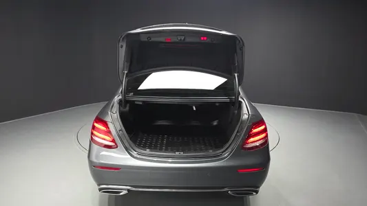 Mercedes-Benz E-Class W213 E220d 4MATIC 2020 27