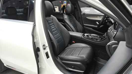 Mercedes-Benz E-Class W213 E300 2018 26