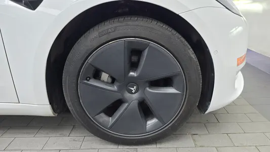 Tesla 3 AWD 2021 21