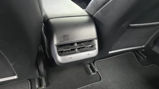 Tesla 3 AWD 2021 31