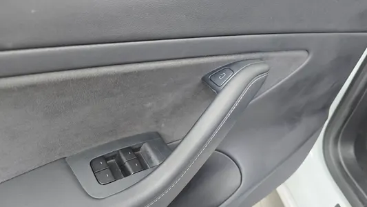 Tesla 3 AWD 2021 28