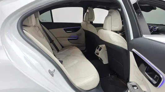 Mercedes-Benz C-Class W206 C300 4MATIC 2025 11
