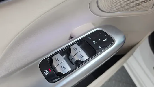 Mercedes-Benz C-Class W206 C300 4MATIC 2025 27