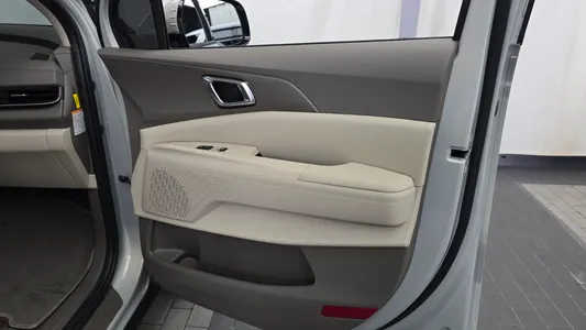 Kia 4 HEV 7 2025 25
