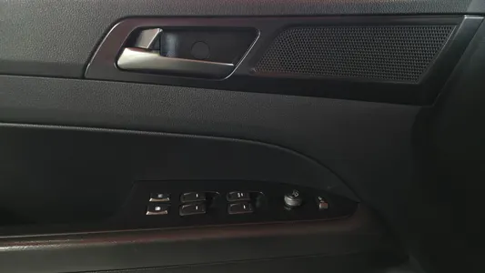 KG Mobility 렉스턴 스포츠 칸 2.2 4WD 2020 8