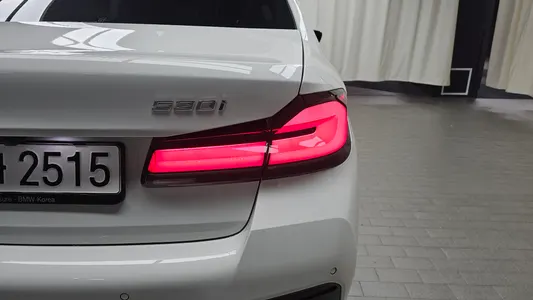 BMW 5 Series (G30) 530i M 2023 23