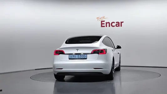 Tesla 3 RWD 2022 4