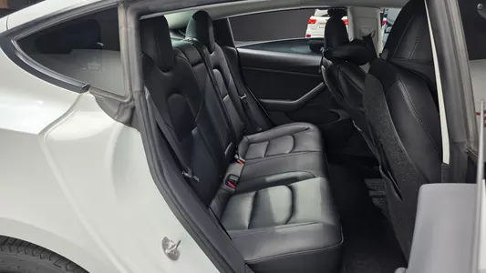 Tesla 3 RWD 2022 11