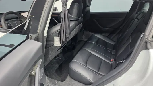 Tesla 3 RWD 2022 12