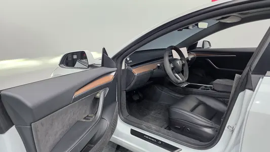 Tesla 3 RWD 2022 10