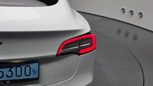 Tesla 3 RWD 2022 23