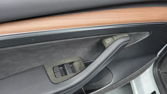 Tesla 3 RWD 2022 28