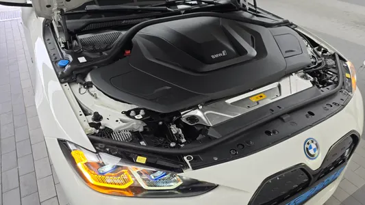 BMW i4 eDrive40 M 2023 6