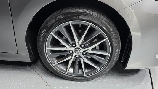 Toyota (XV70) 2.5 XLE 2022 21