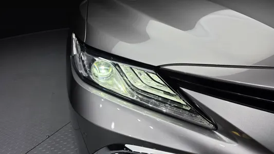 Toyota (XV70) 2.5 XLE 2022 22